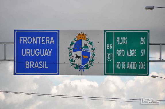 Nossa última fronteira durante os 1000dias, em Chuí, entre o Uruguai e o Brasil